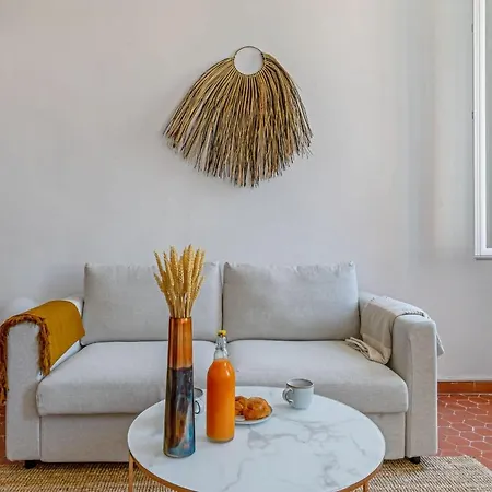 Bright Studio In The Historic Centre Of La Ciotat - Welkeys * La Ciotat